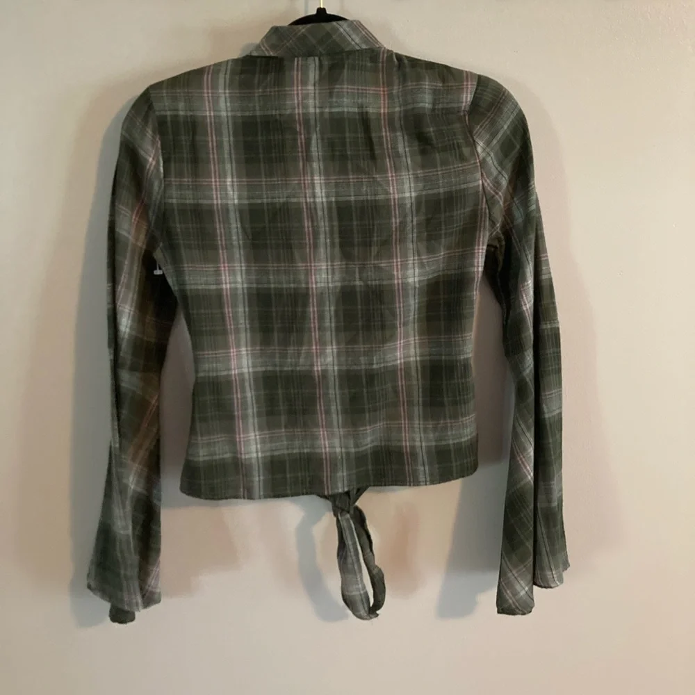 Plaid button down top | size XS | crop - Picture 4 of 6